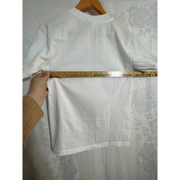 Vintage T Shirt Embroidered Lighthouse Dolphins Small White Crew USA - Picture 6 of 7